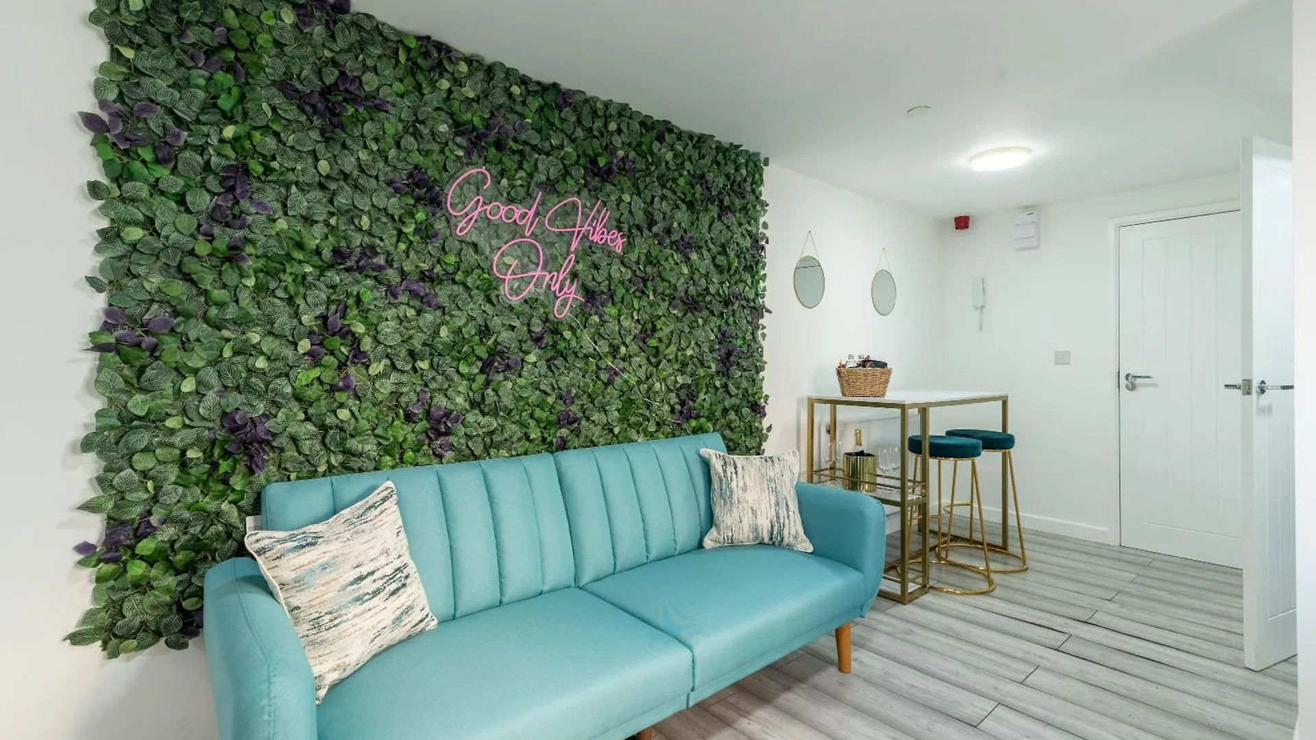 Apartment Modern & Spacious One Bedroom With Sofa Bed Cardiff United Kingdom